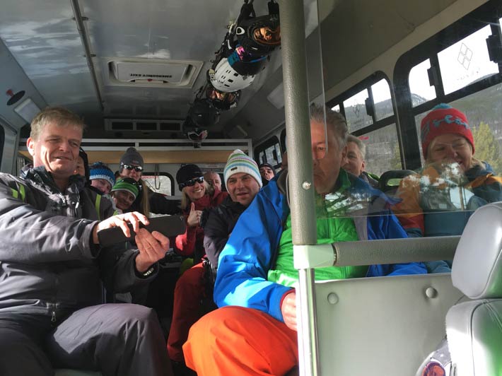 Skisafaris: Ski Wild West Shuttle-Bus Innenansicht