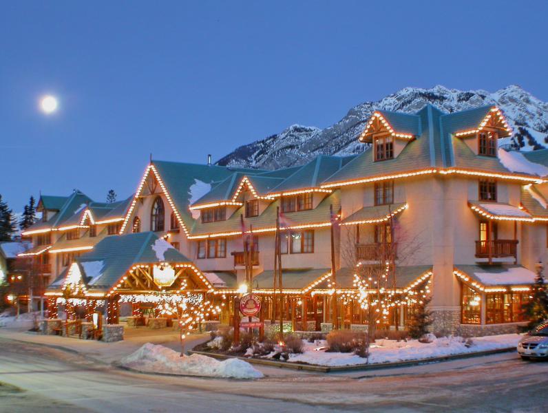 Caribou Lodge & Spa in Banff, Kanada im Abendlicht