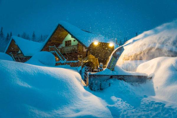 Last Frontier Heliskiing - Bell 2 Lodge - Snowblower